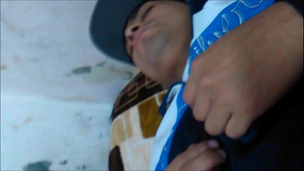 chibolo pelotero dormido se deja tocar la verga (part.2)