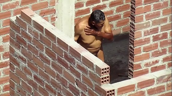 Espiando a mi vecino desnudo
