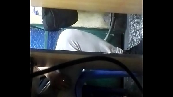 Dos machos pajeros en cabinas de internet (2)