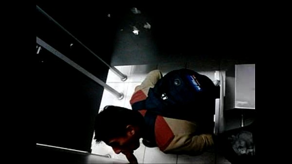 Mamada en los baños de sodimac, Jockey Plaza, Peru
