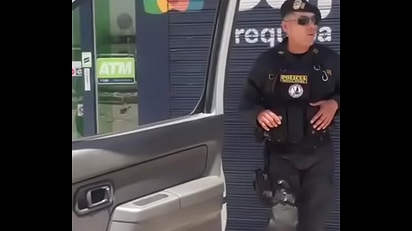 Militar peruano gay muestra sus nalgotas