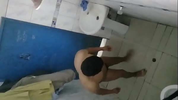 Macho en la ducha part 2