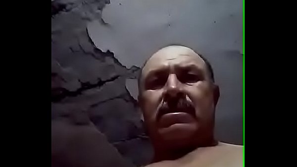 Otro maduro caliente me busca cuando su esposa no esta en casa
