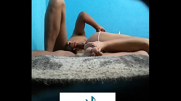 Primo me folla hasta hacerme gritar / Cousin fucks me until I scream (PARTE 1 corneey.com/wC5bUz)