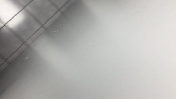 venezolano en baño publico miraflores