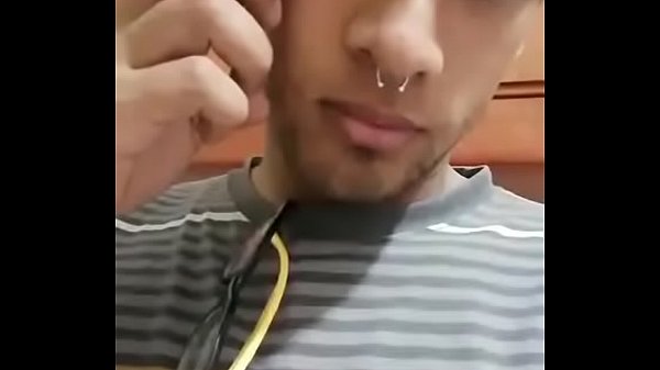 Peruano hetero se masturba, los videos ya están colgados, están más abajo o entra al perfil «videosxreales», fb del chico, Harold ricardo