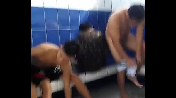 Spy cam hombre peruano desnudo