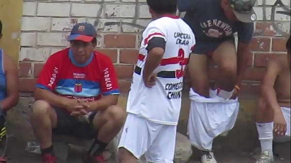 Spy 2×1 futbolistas peruanos