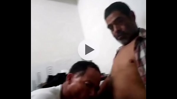 Coroa mamando o amigo coroa