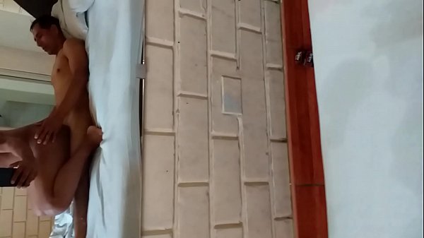 Policia de la pascana me da duro en hotel