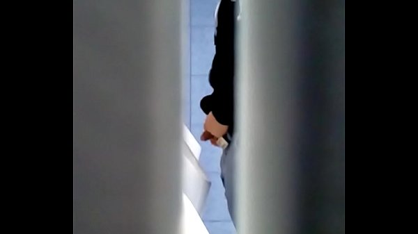espiando en bathroon12