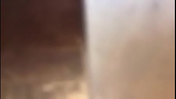 VENDEDOR DE PAPA ME LA CHUPA EN BAÑO