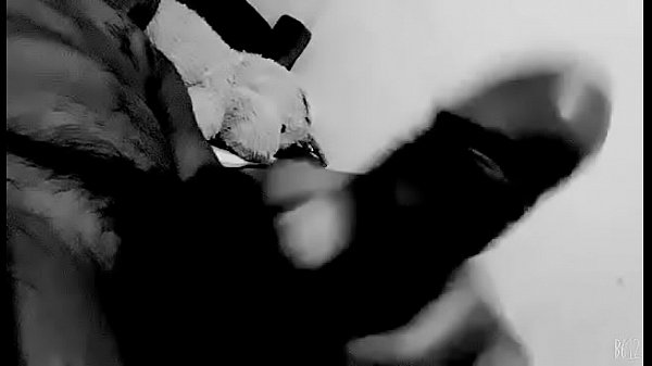Lindo adolescente me muestra su pene