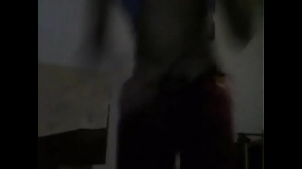 Negro se masturba para su novia
