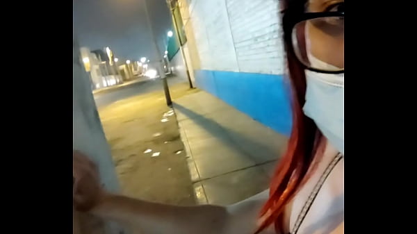 TRAVESTI DE CLOSET PUTEANDO EN LA CALLE