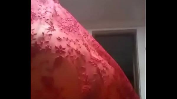 Mostrando su cuerpecito