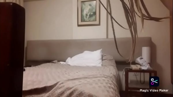 CASADO,MADURO Y RESERVADO QUE VIVE EN EL NORTE DEL PERÚ  Y VIENE 1 VEZ X MES A LIMA , CITO A EVA EN SU HOTEL Y SE LA CACHO DE PERRITO….Q ricos gemidos..