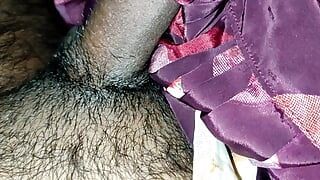 Satin silk handjob porn – Bhabhi ki reshmi salwar me muth mari (101)